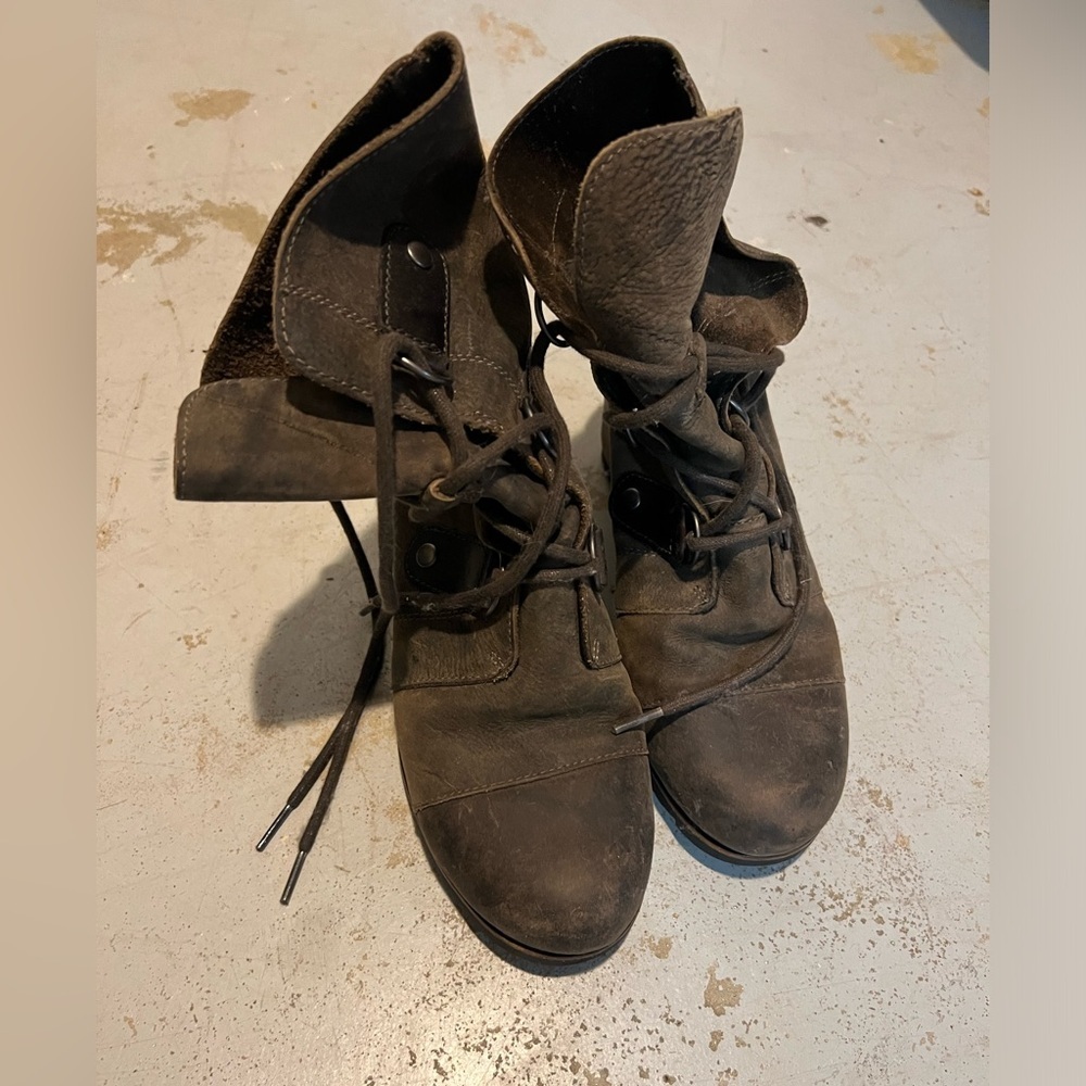 Sorel Joan of Arc Wedge Booties - Picture 2 of 4